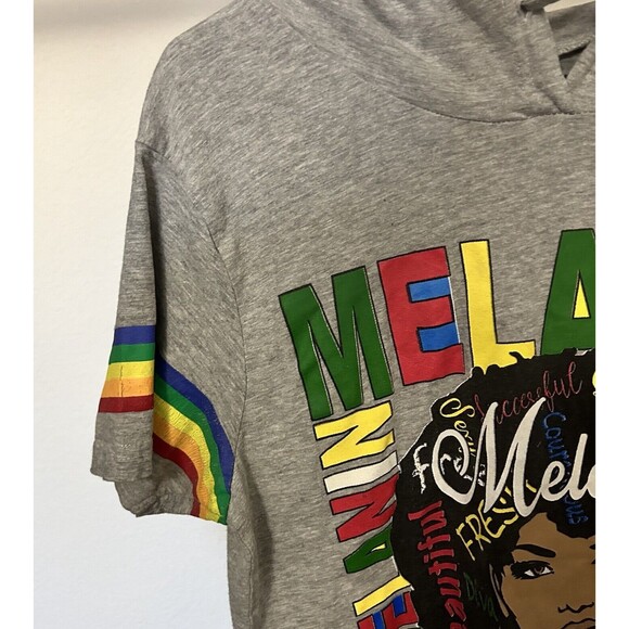 On Fire Melanin Women's Gray Short Sleeve Shirt 1X with Hood Queen Beautiful - Picture 5 of 10